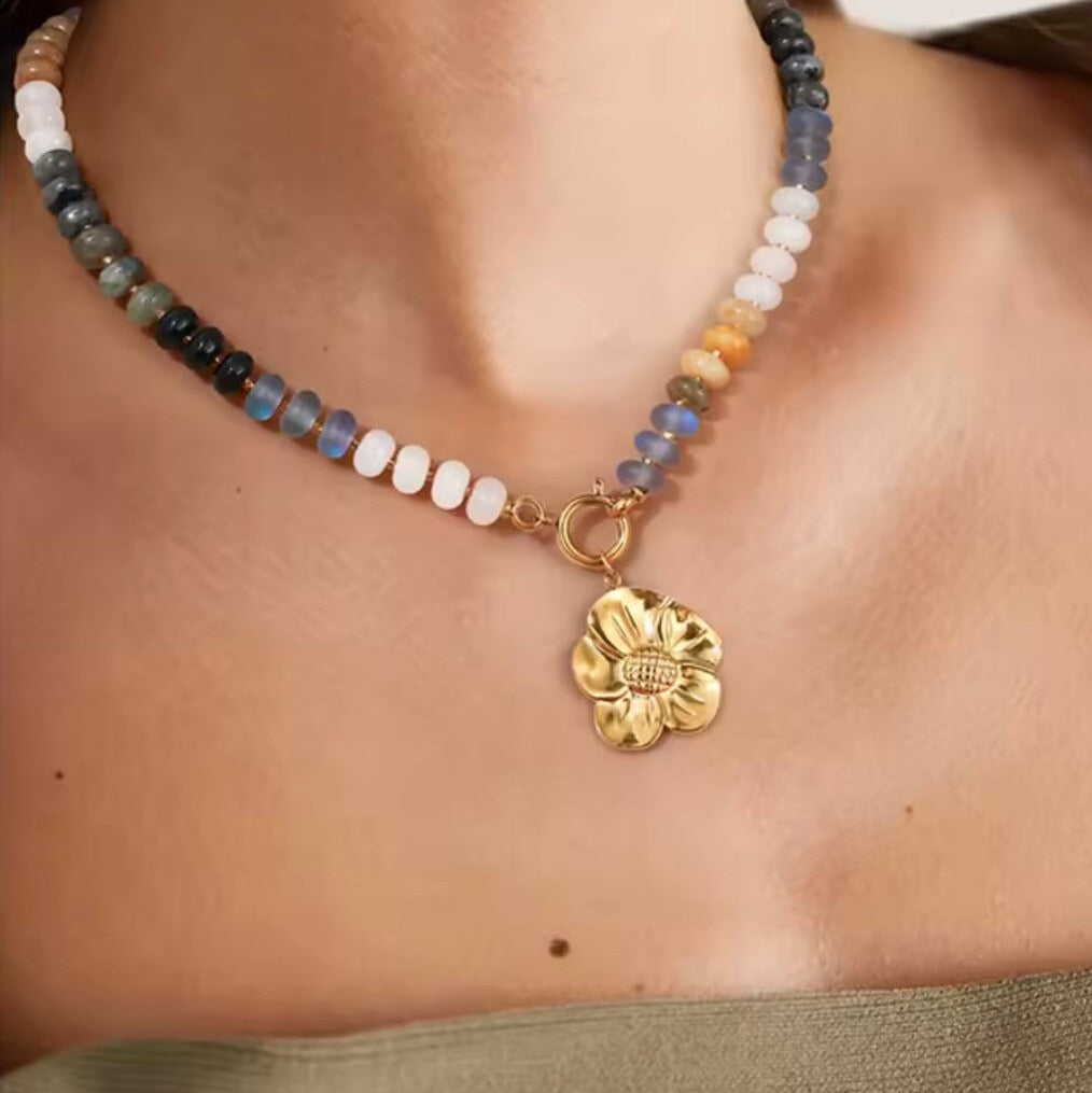 Collar Flor de Equilibrio