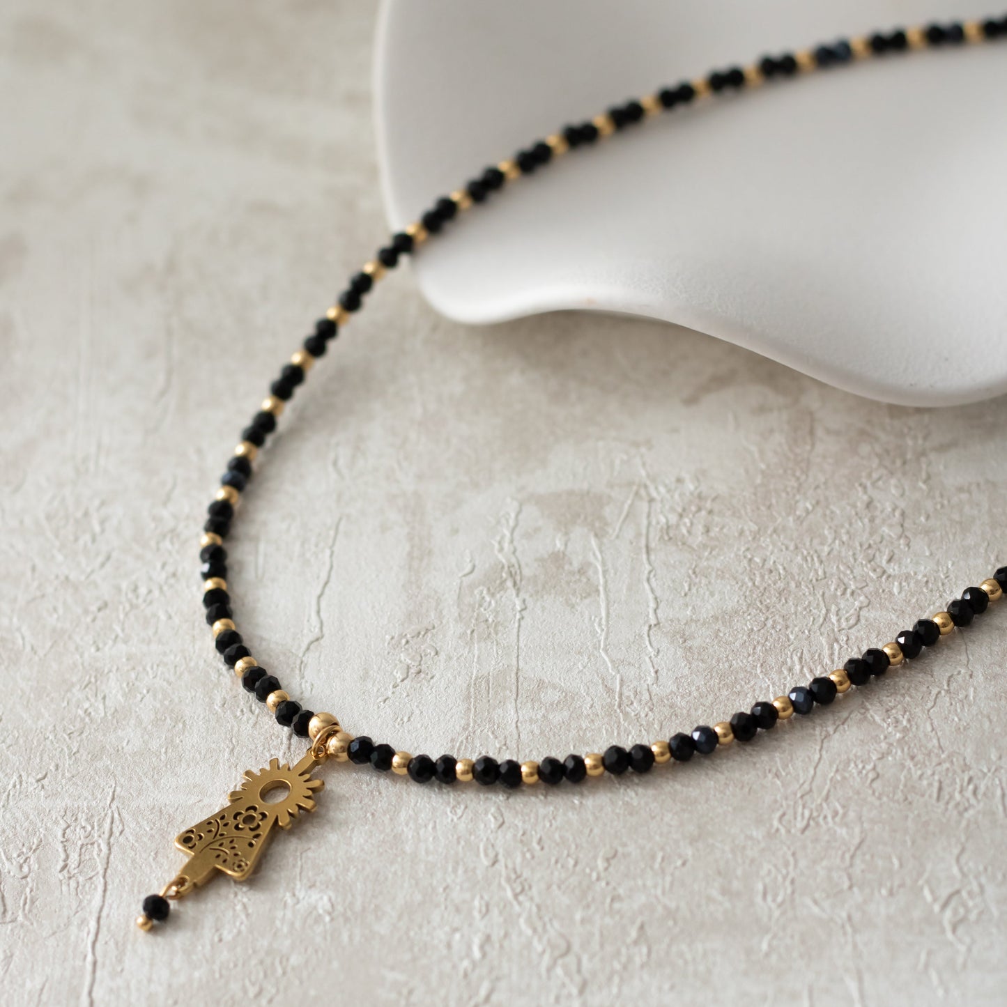Collar Virgen del Pilar Mantón Dorado