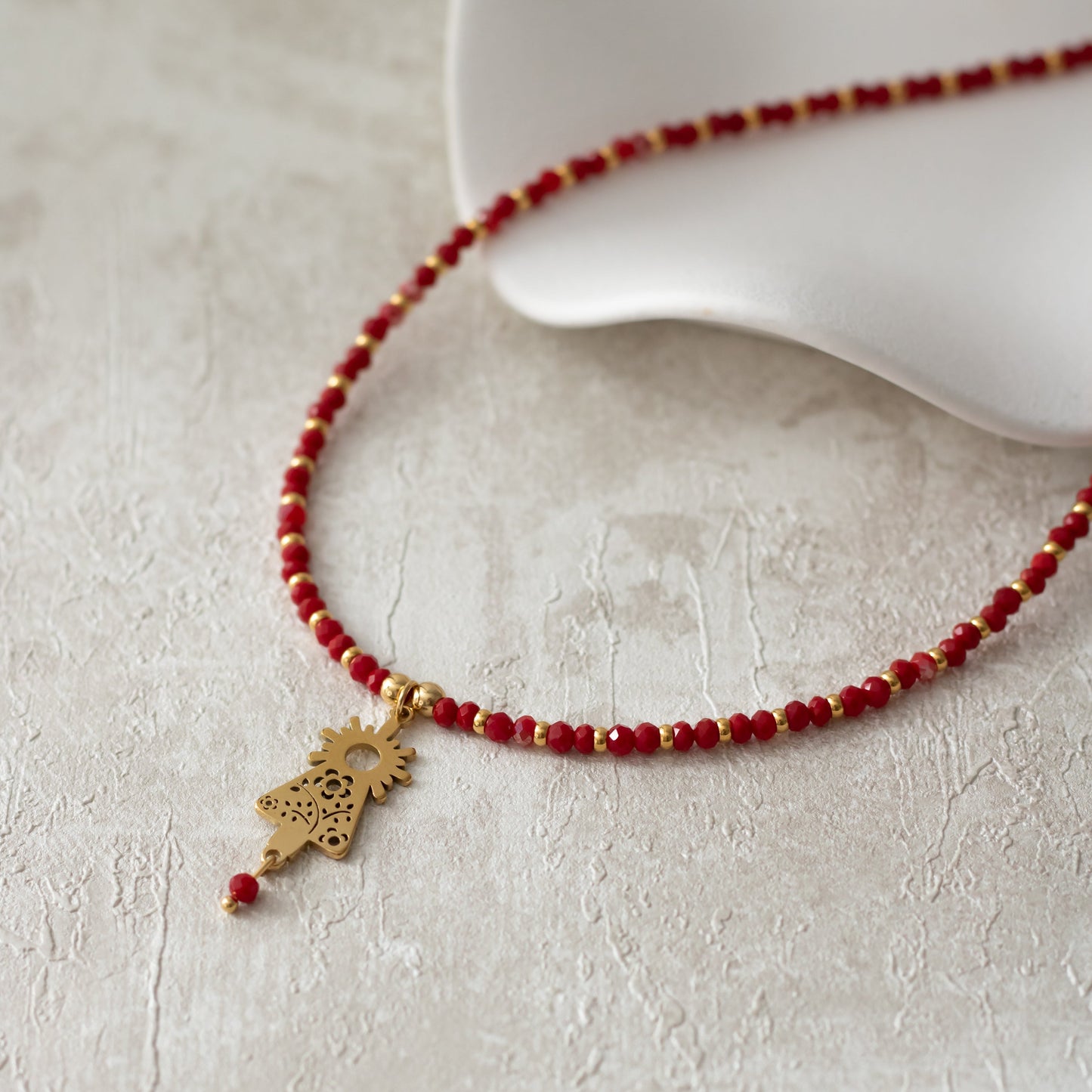 Collar Virgen del Pilar Mantón Dorado