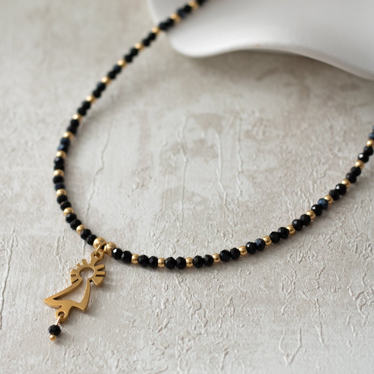 Collar Virgen del Pilar dorado
