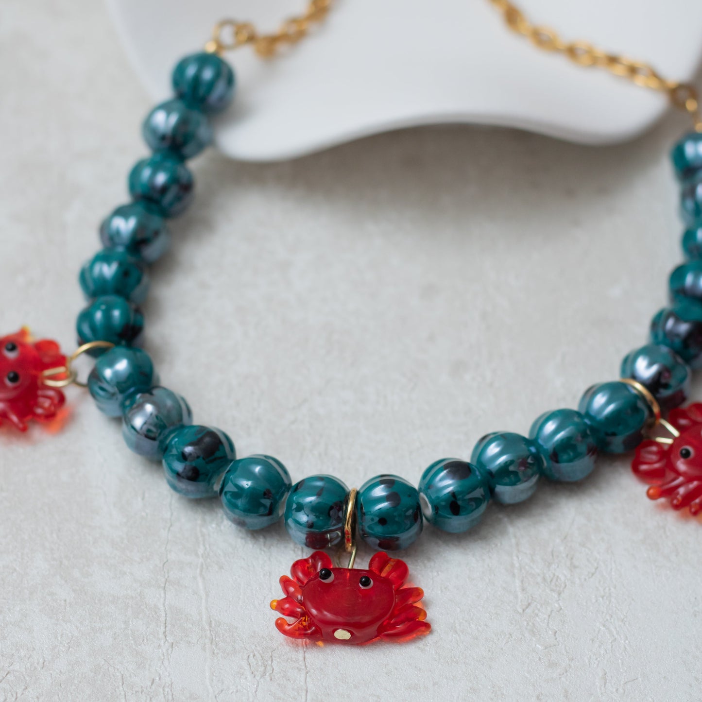 Collar Crabby