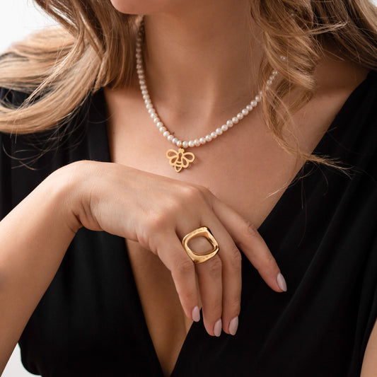 Collar Susurro de Perlas y Anillo Horizonte